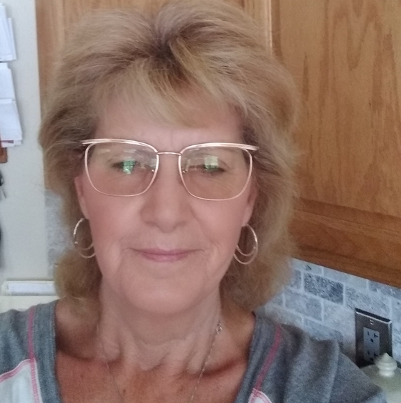 Im Patricia..I Love Offers And Bundles.. Doing Closet Cleanout ! - Picture 2 of 4